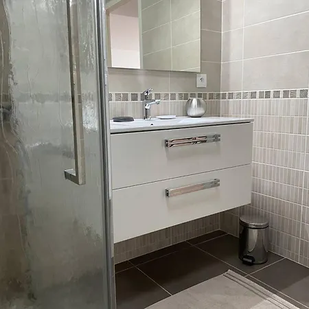 - T2 Bord De - Centre-ville Avec Parking - Fr-1-738-33 Apartamento Royan