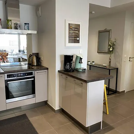 Apartamento - T2 Bord De - Centre-ville Avec Parking - Fr-1-738-33