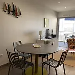 Appartement - T2 Bord De - Centre-ville Avec Parking - Fr-1-738-33 *
