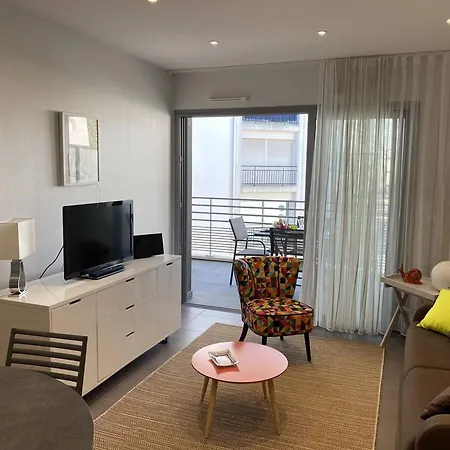 - T2 Bord De - Centre-ville Avec Parking - Fr-1-738-33 Royan