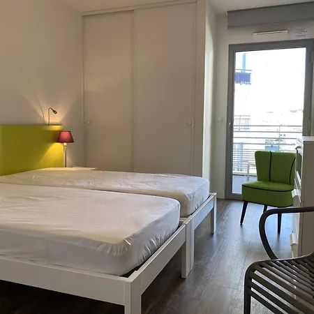 - T2 Bord De - Centre-ville Avec Parking - Fr-1-738-33 Royan