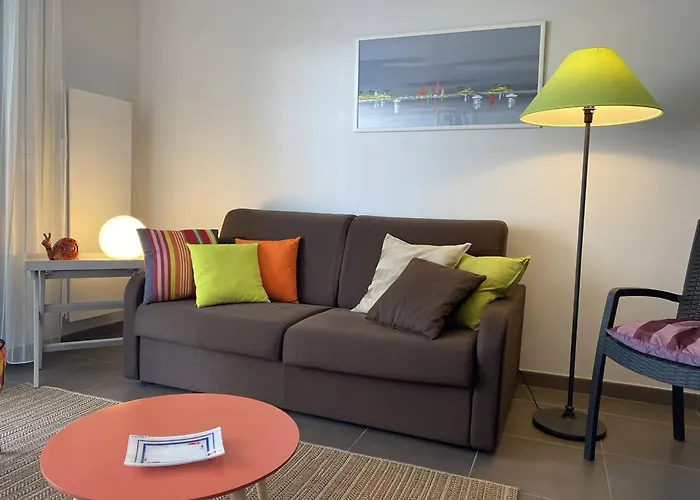 Apartment - T2 Bord De - Centre-ville Avec Parking - Fr-1-738-33 *