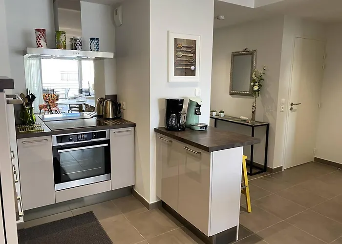 Apartment - T2 Bord De - Centre-ville Avec Parking - Fr-1-738-33