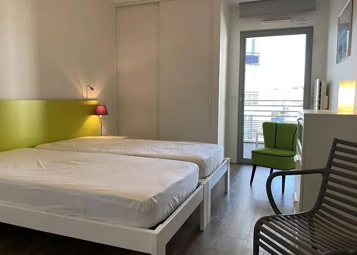 - T2 Bord De - Centre-ville Avec Parking - Fr-1-738-33 Royan