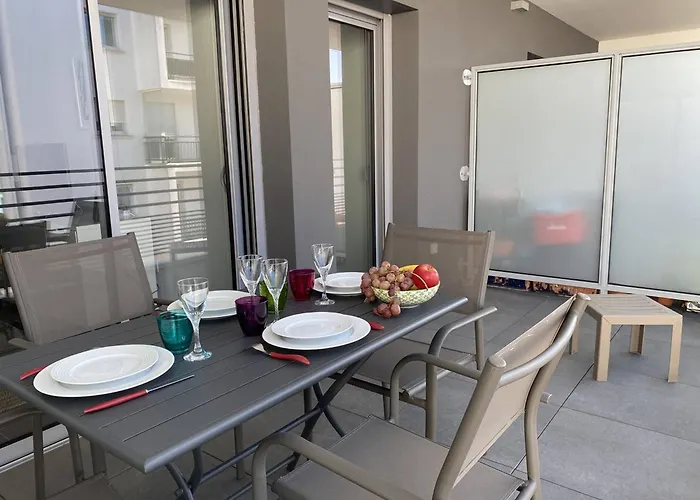 - T2 Bord De - Centre-ville Avec Parking - Fr-1-738-33 Apartment